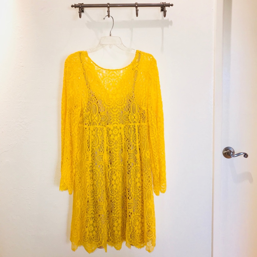 NWT Trina Turk Yellow Lace Bell Sleeve Dress